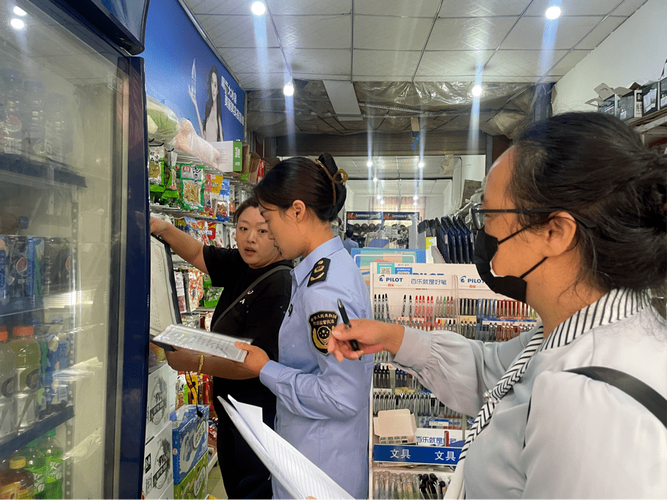 本次行动重点紧盯校园周边的出版物零售单位,书店,文具店,打字复印店